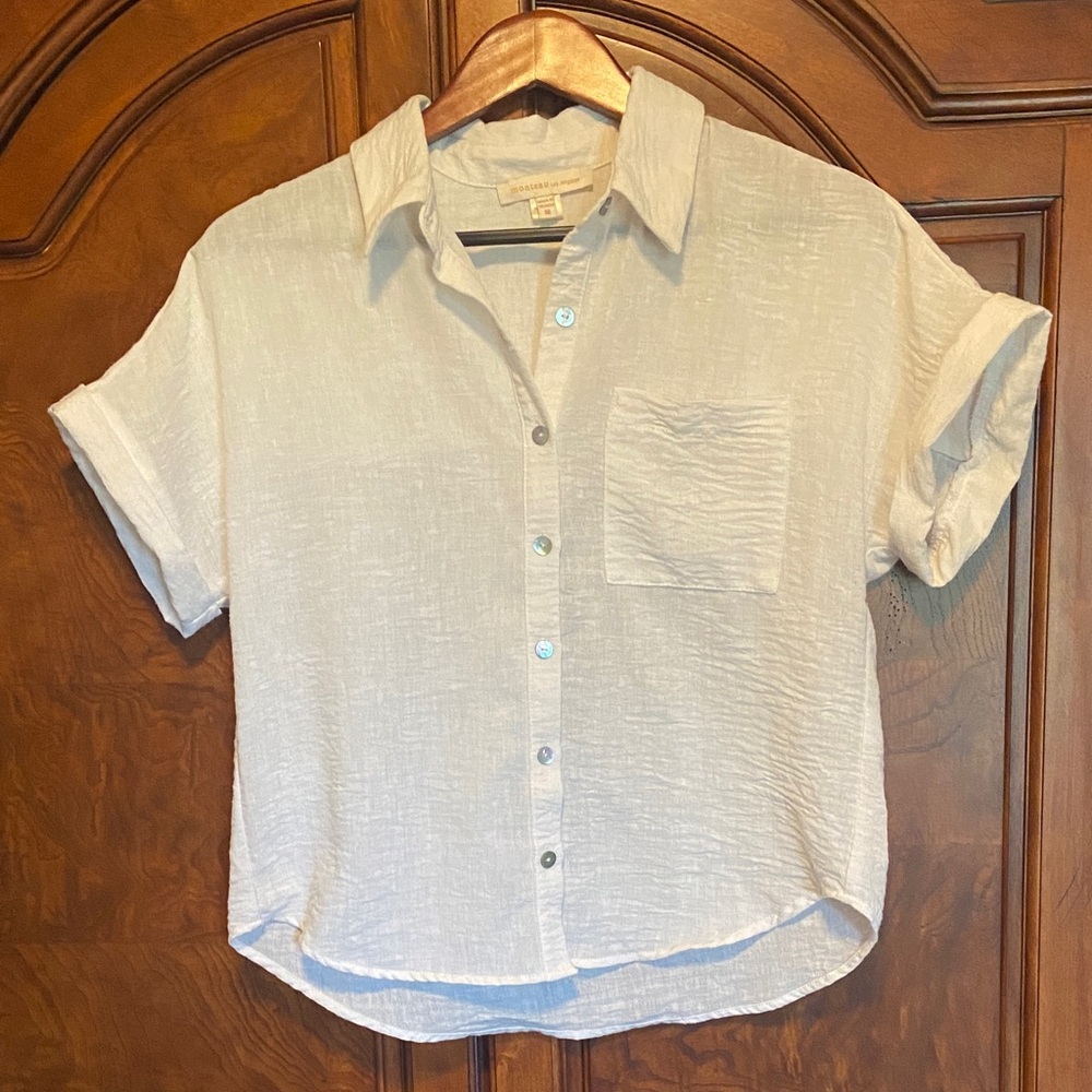 Monteau White Short Sleeve Button-Up Blouse